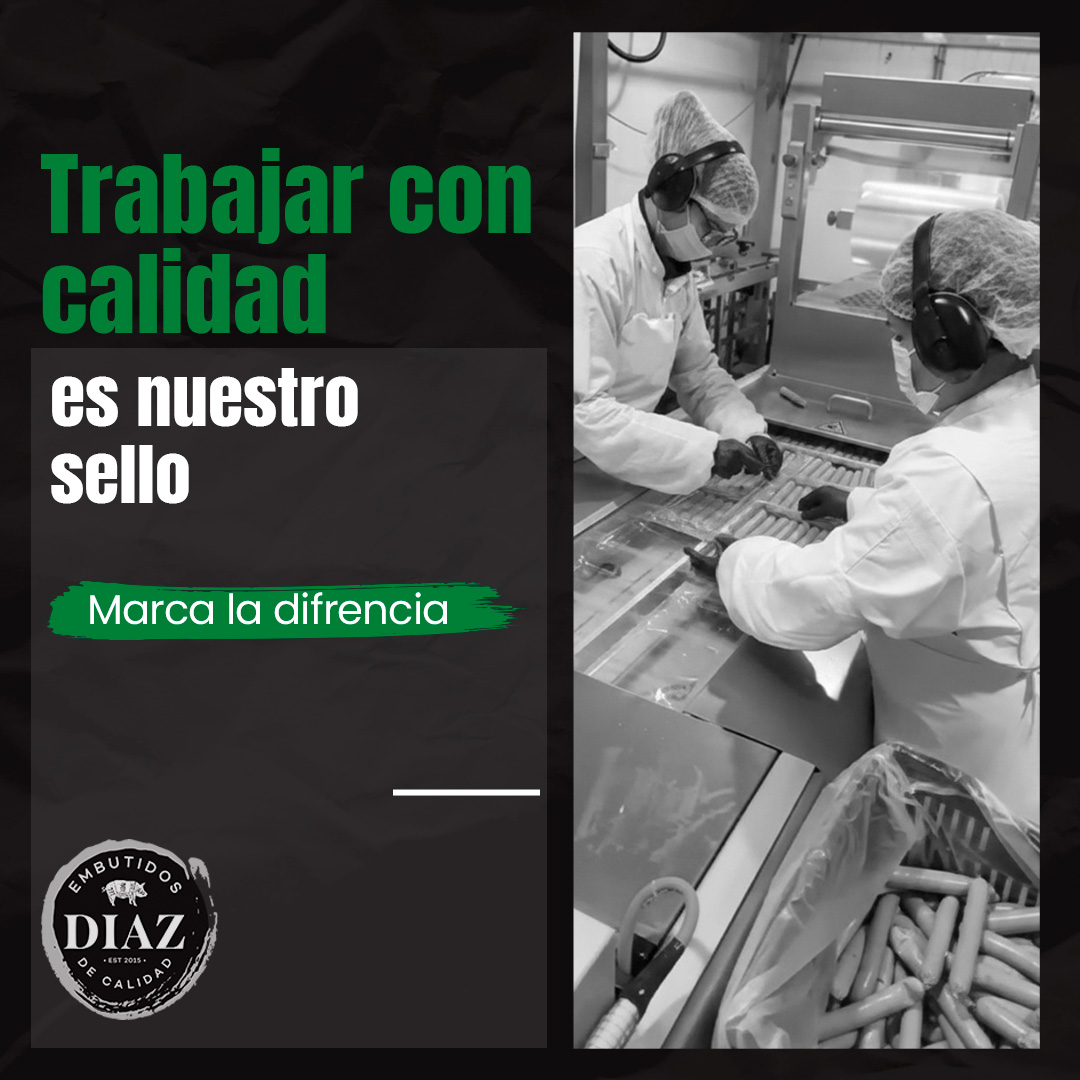 Equipo de Embutidos Díaz trabajando con calidad en el proceso de elaboración